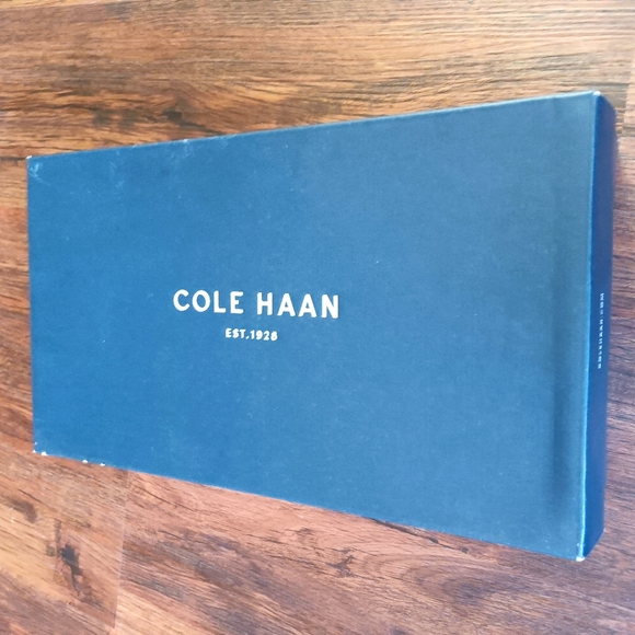 COLE HAAN - Picture 5 of 7